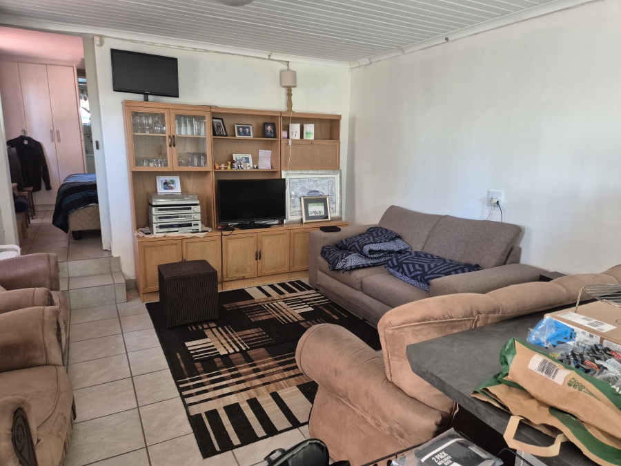5 Bedroom Property for Sale in Kleinkoornhuis Western Cape